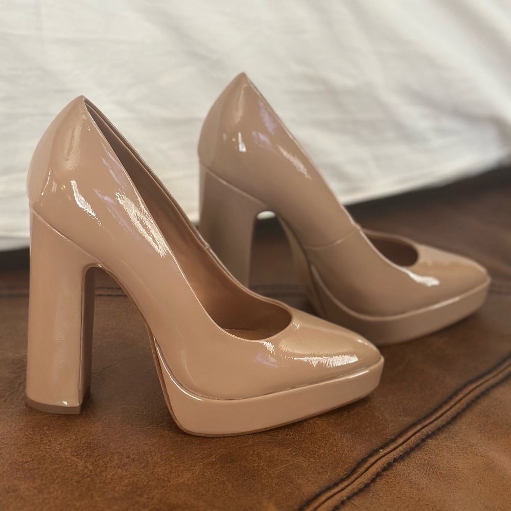 Jessica Simpson Glynis pointed toe platform pump